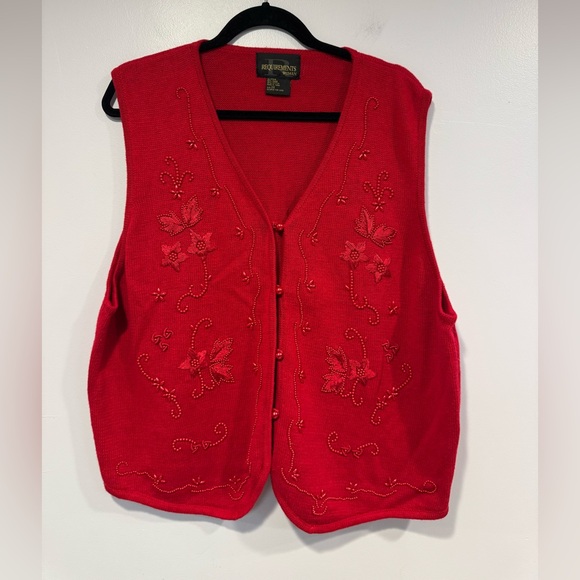 Requirements Sweaters - Requirements Vintage women red christmas floral‎ beaded knit vest